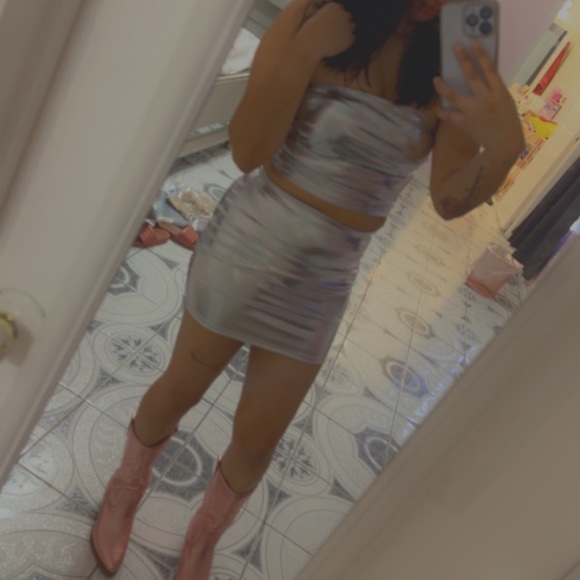 ✨METALLIC SET✨ - Picture 4 of 5